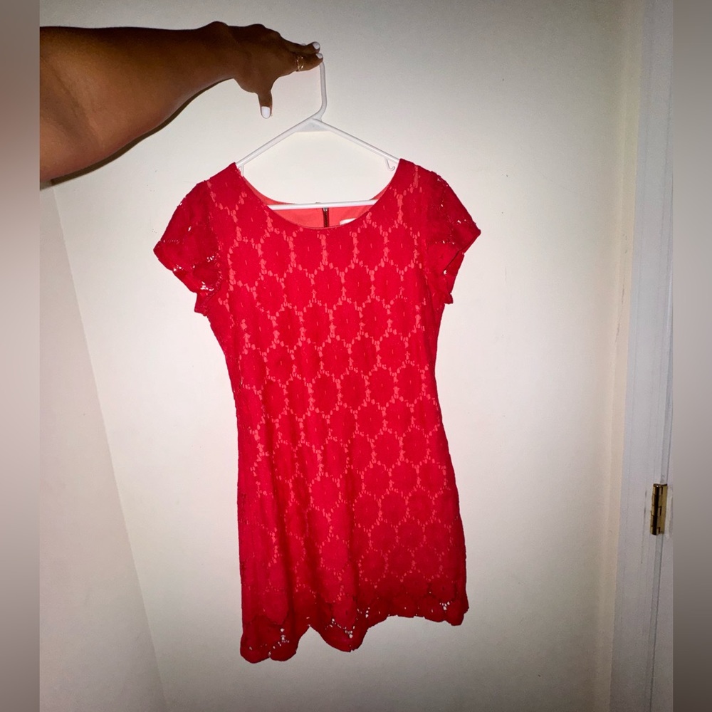 Dress, good for business occasion, family events or wedding guest.